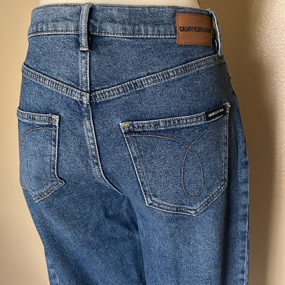 Calvin ๐ซ - Picture 2 of 4